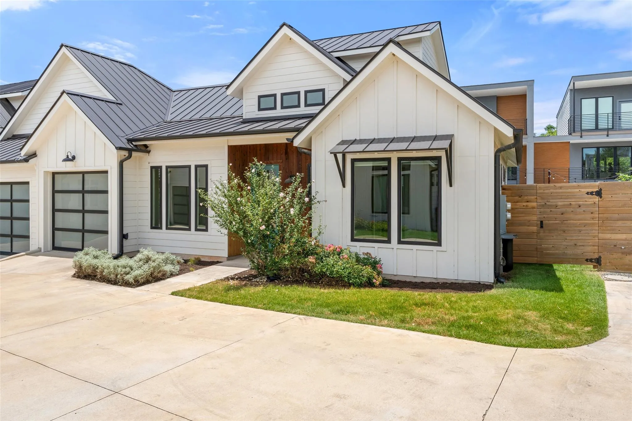 Photo 4 of 4020 VALLEY VIEW RD #B