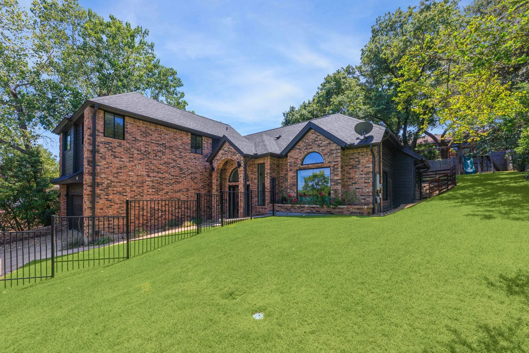 Photo of 3911 DRY CREEK DR, Austin, TX, 78731