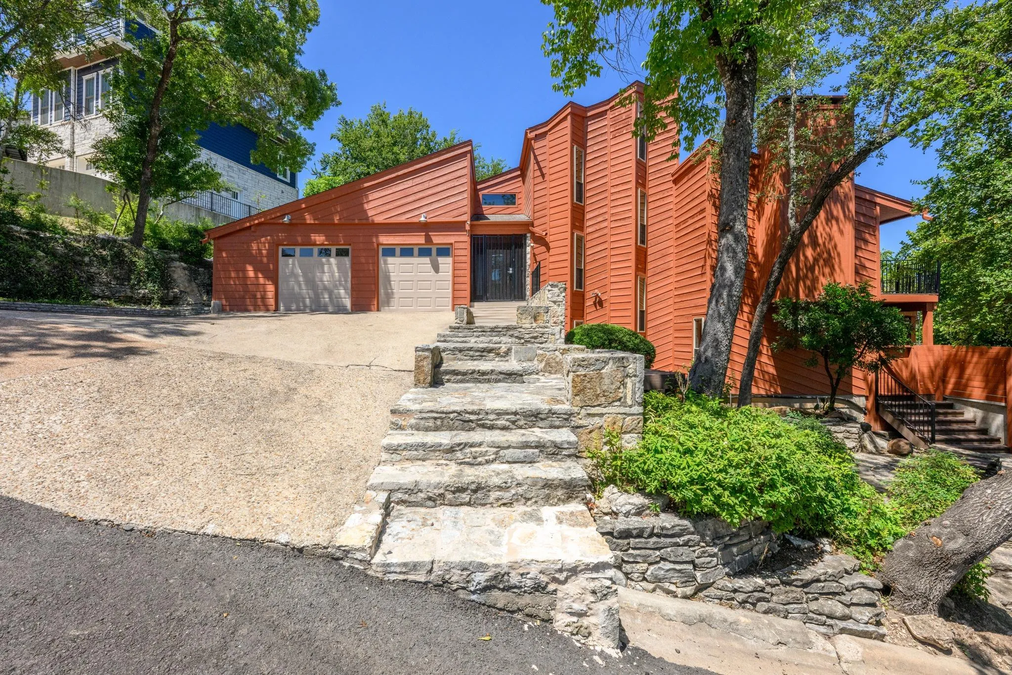 Photo of 5104 BEVERLY HILLS DR, Austin, TX, 78731