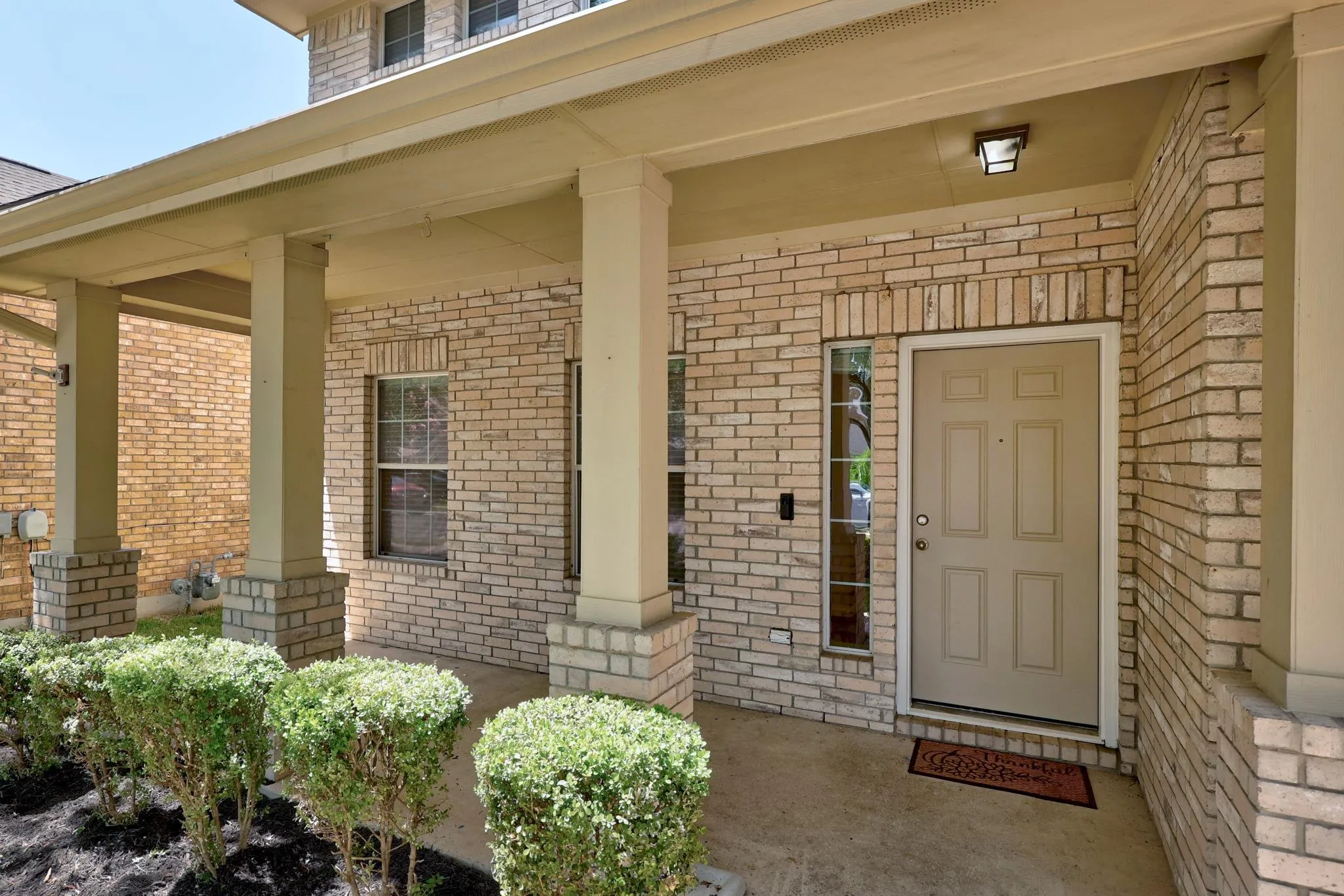 Photo 3 of 608 SPANISH OAK TER