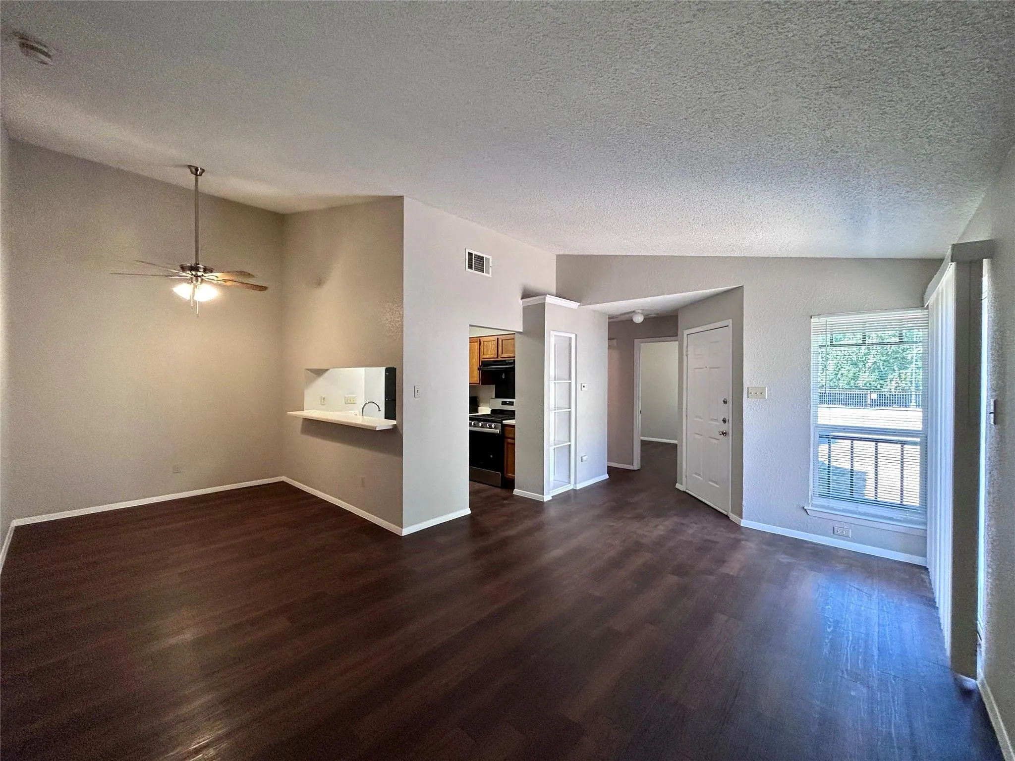 Photo 4 of 2112 CEDAR BEND DR