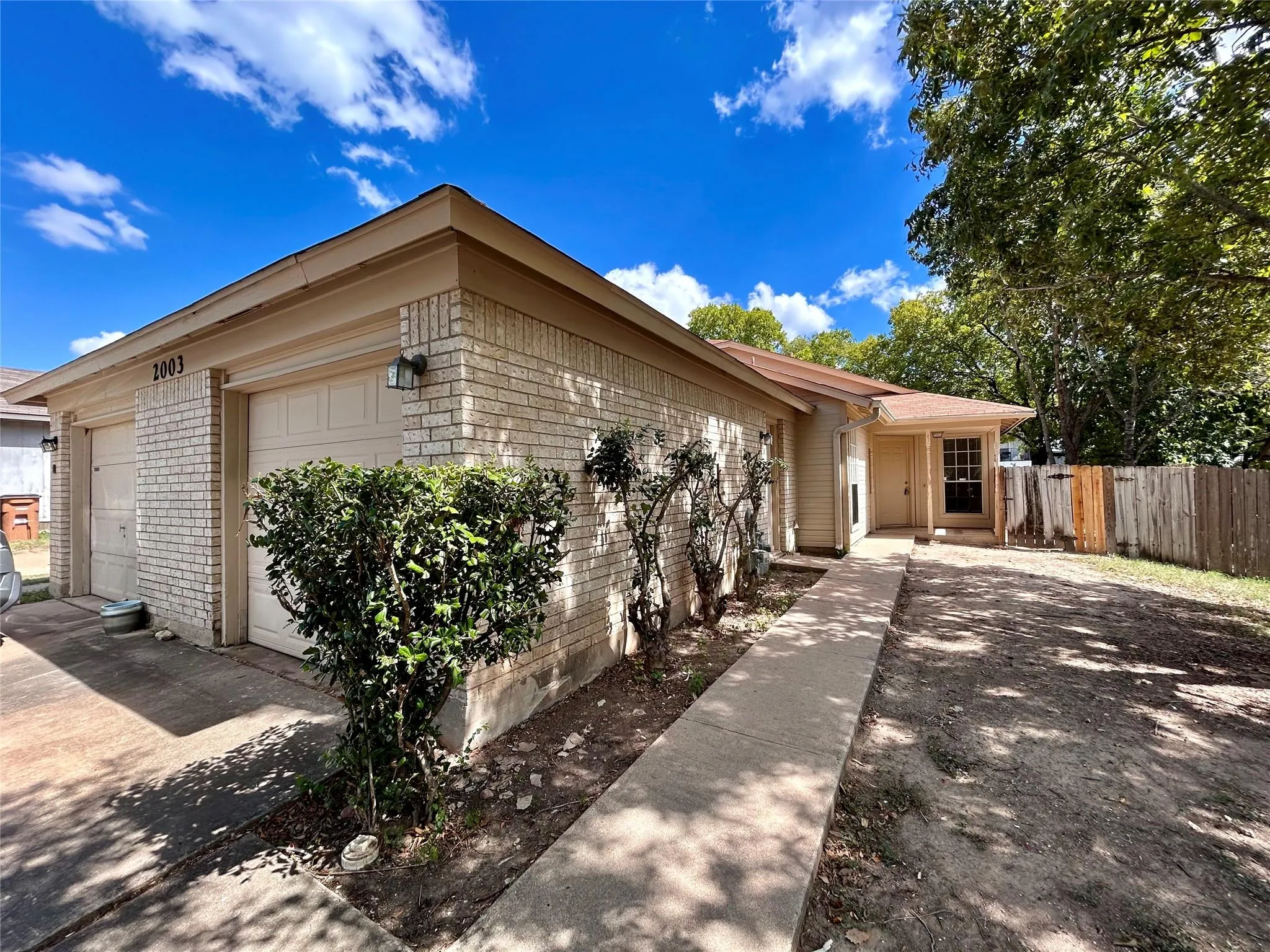 Photo of 2003 LEEANN DR, Austin, TX, 78758