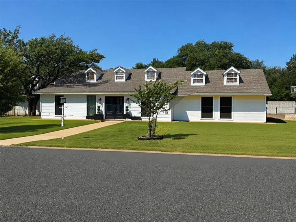 Photo 5 of 2804 LIVE OAK ST