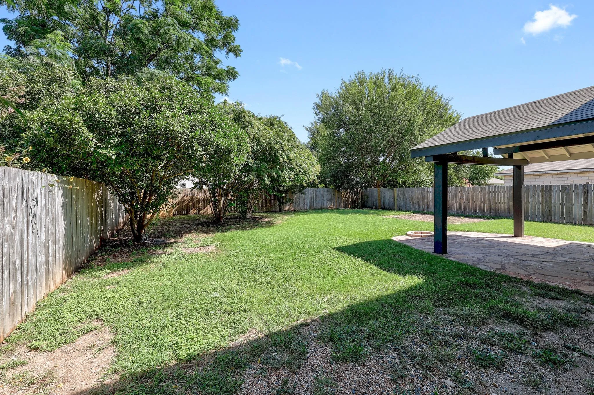 Photo 5 of 709 LOS ROBLES RD