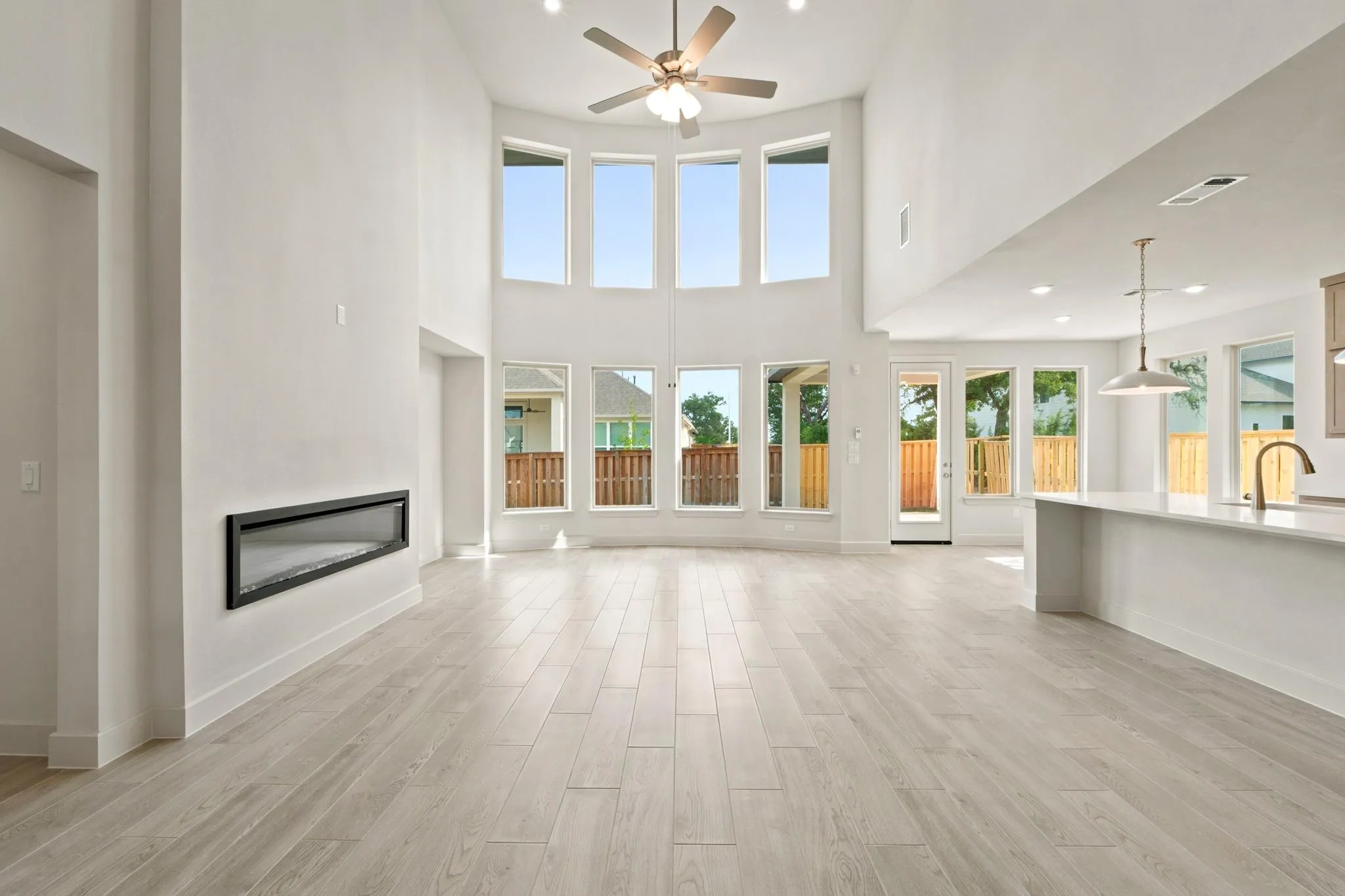Photo 4 of 109 PACKHORSE LN