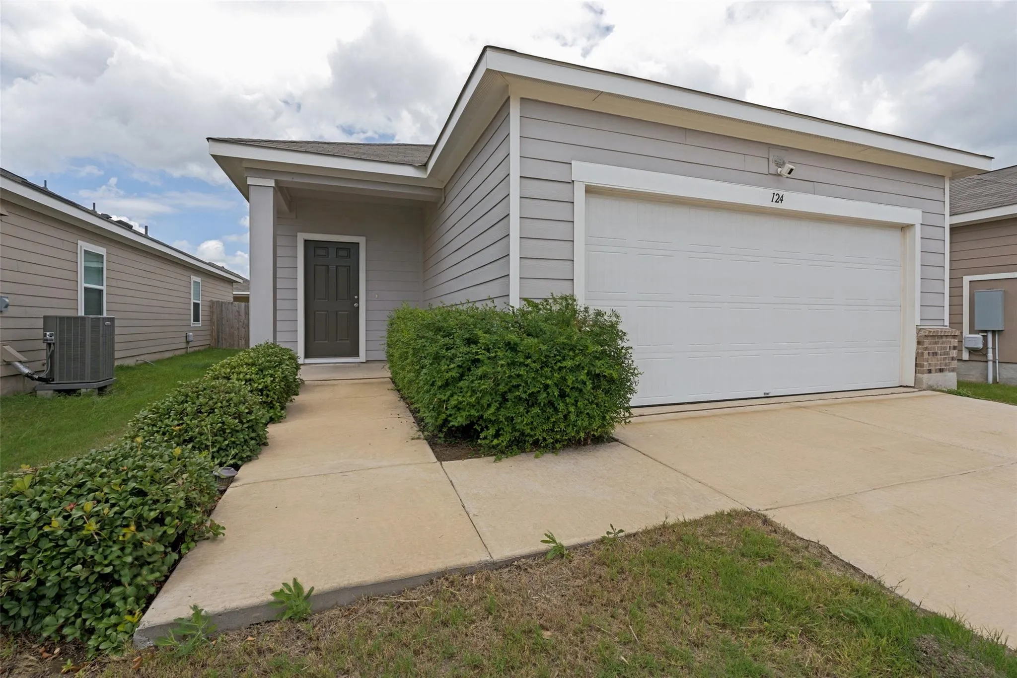 Photo 2 of 124 BRACKEN LN