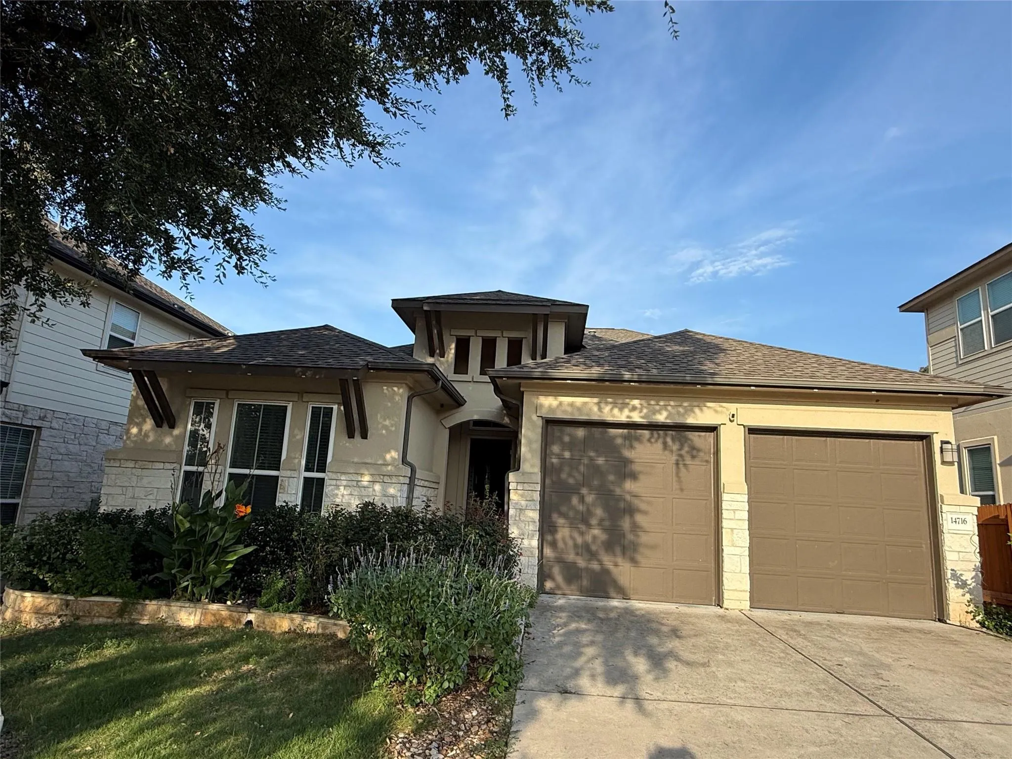 Photo 3 of 14716 IVEANS WAY