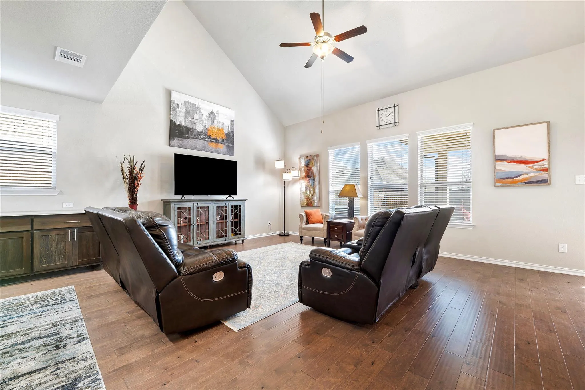 Photo 3 of 2208 BONAVISTA WAY
