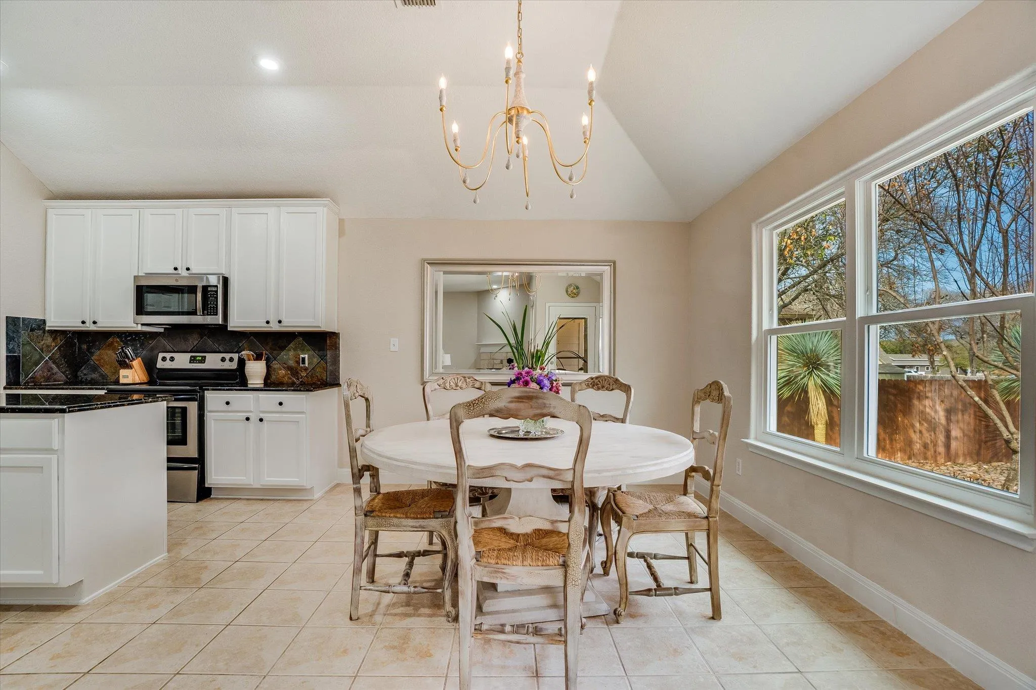 Photo 5 of 16 SERENADE CIR