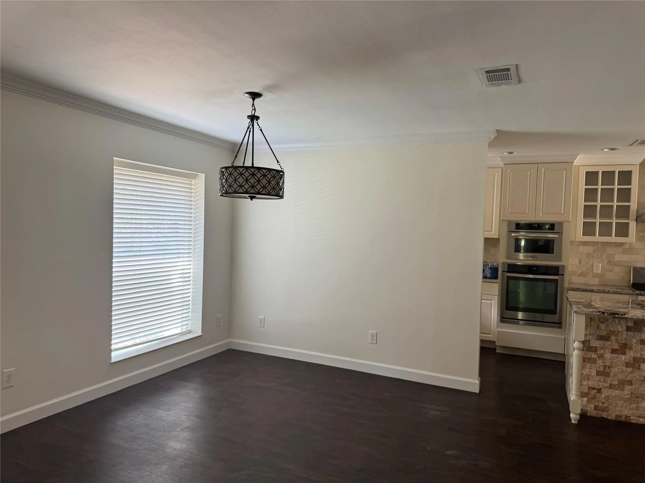 Photo 5 of 8510 NEW HAMPSHIRE DR