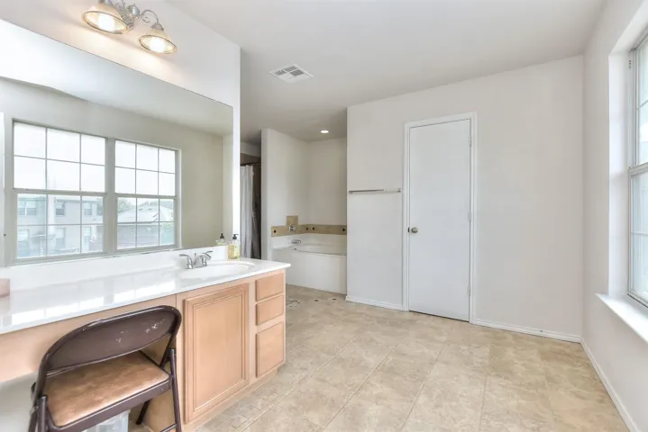 19921 San Chisolm Dr, Round Rock, Texas 78664