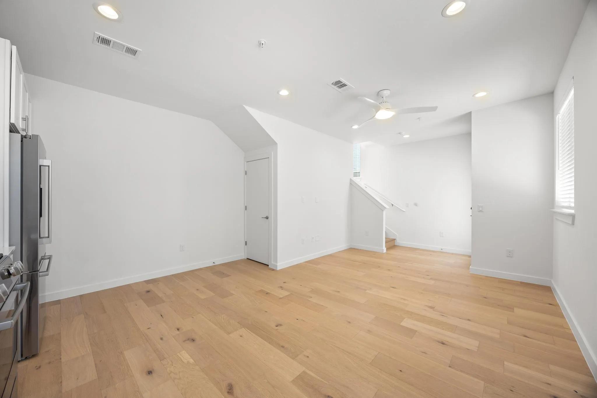 Photo 3 of 2200 MCFLY ST #6102