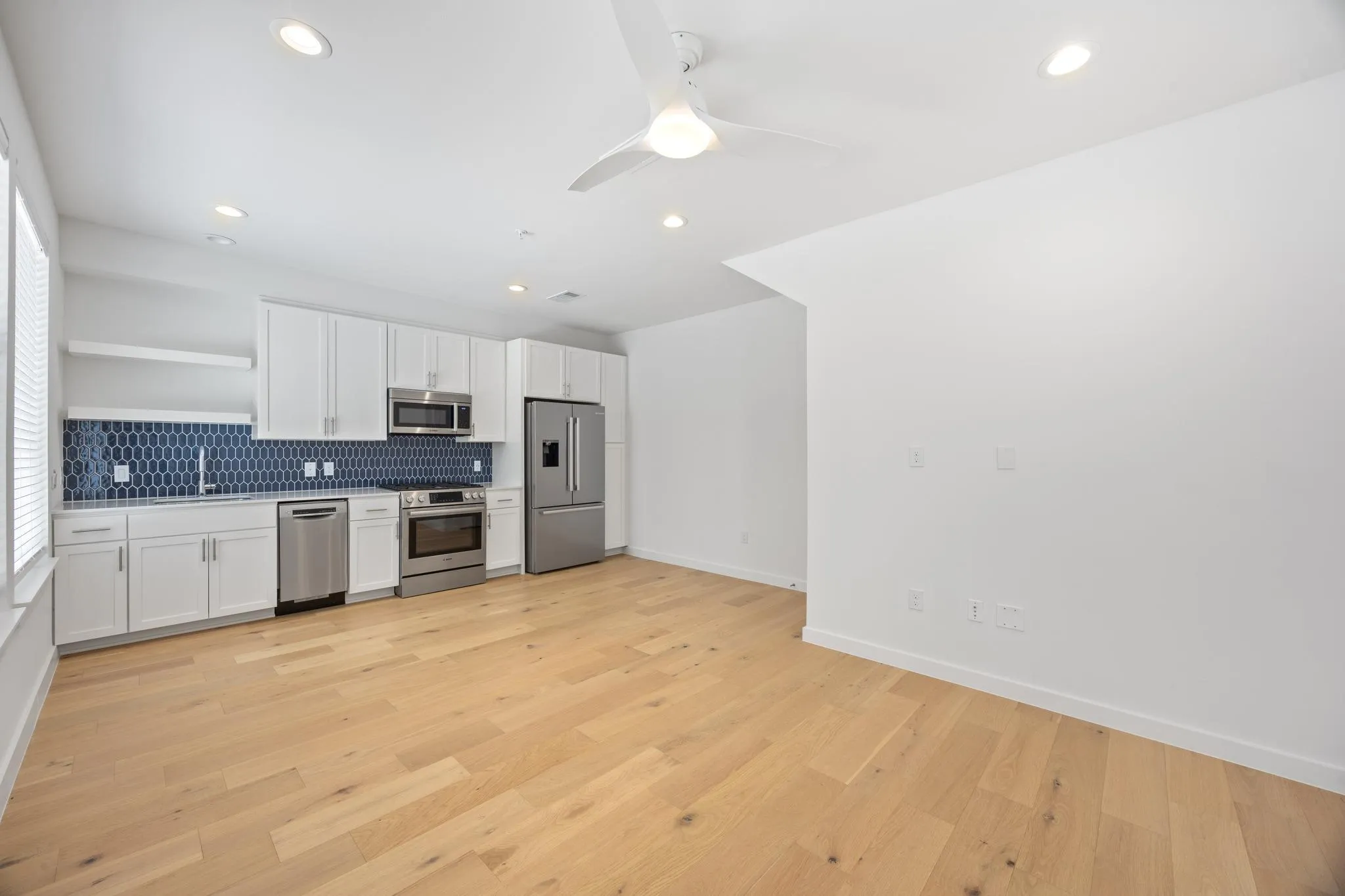 Photo 2 of 2200 MCFLY ST #6102