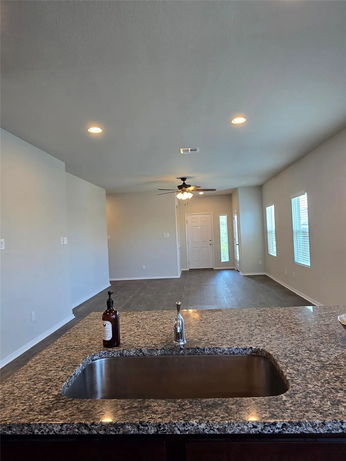 Photo 5 of 124 EDWARD R GAYTAN ST
