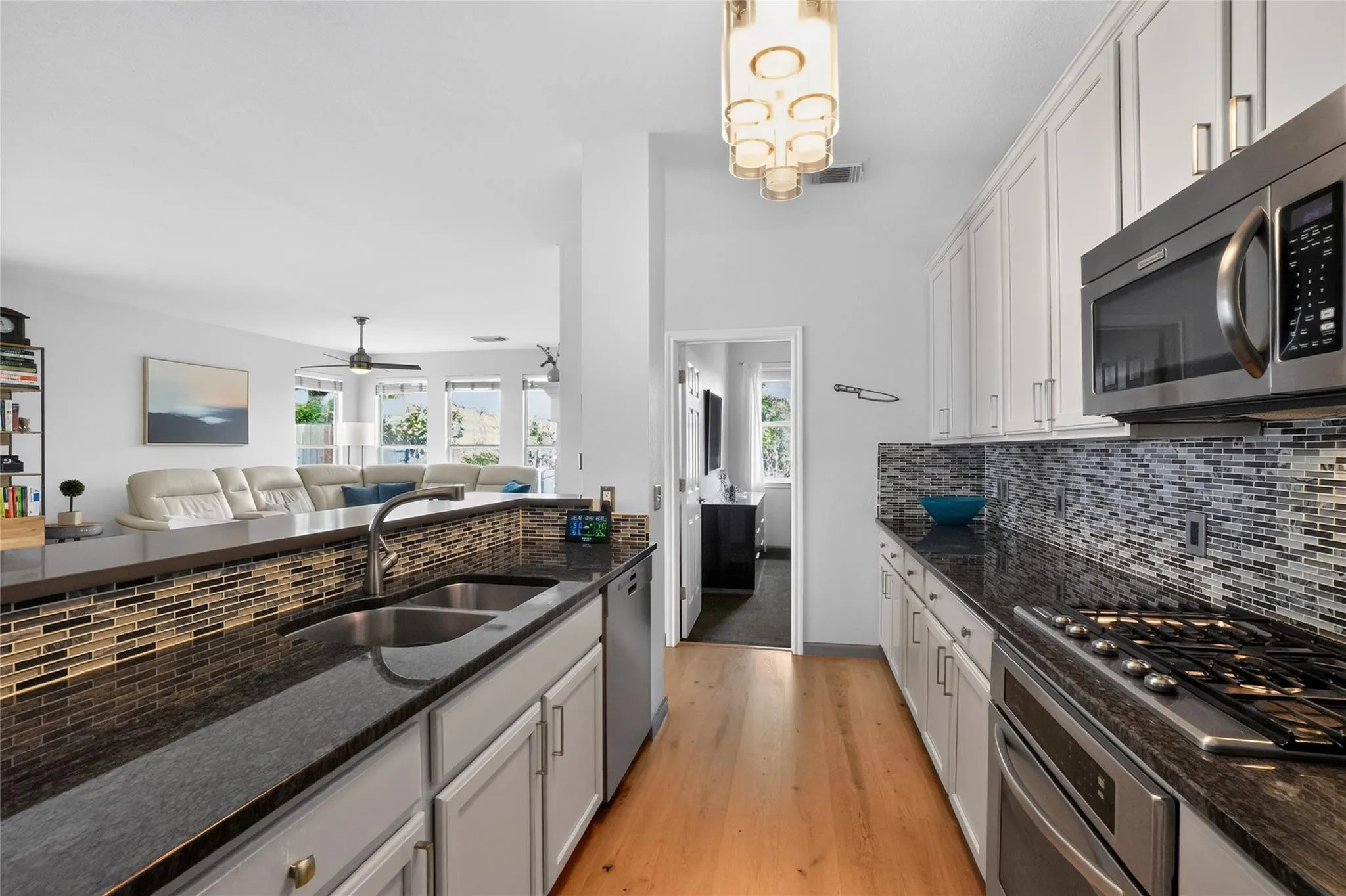 Photo 4 of 2713 KINNEY OAKS CT