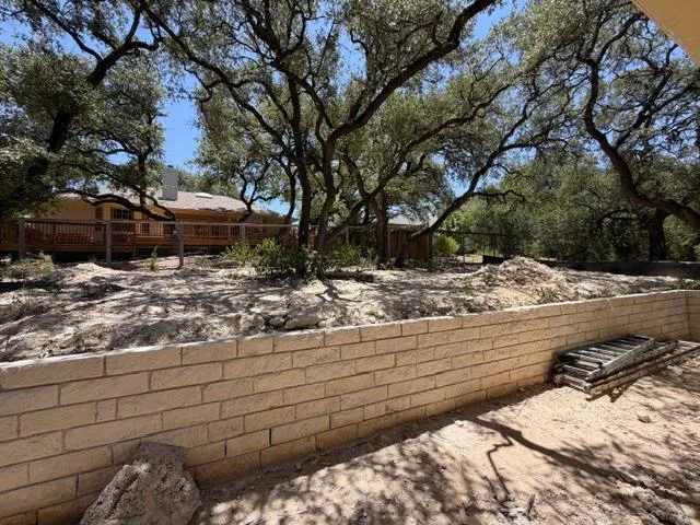 Photo 4 of 2807 AMERICAN DR