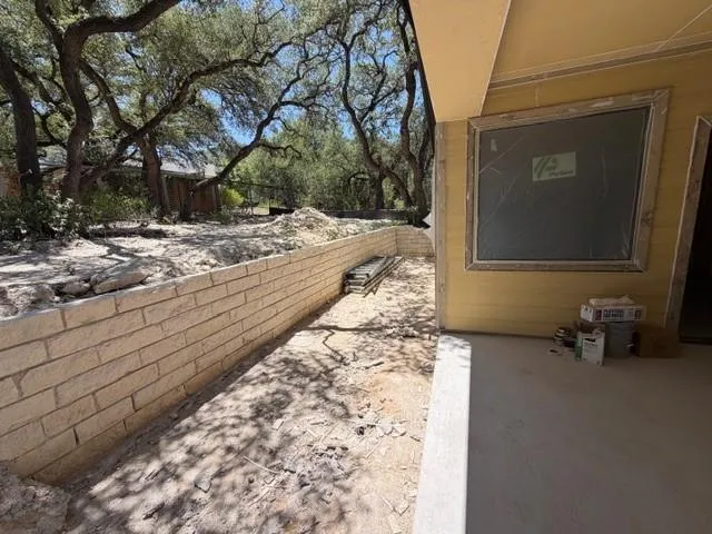 Photo 3 of 2807 AMERICAN DR