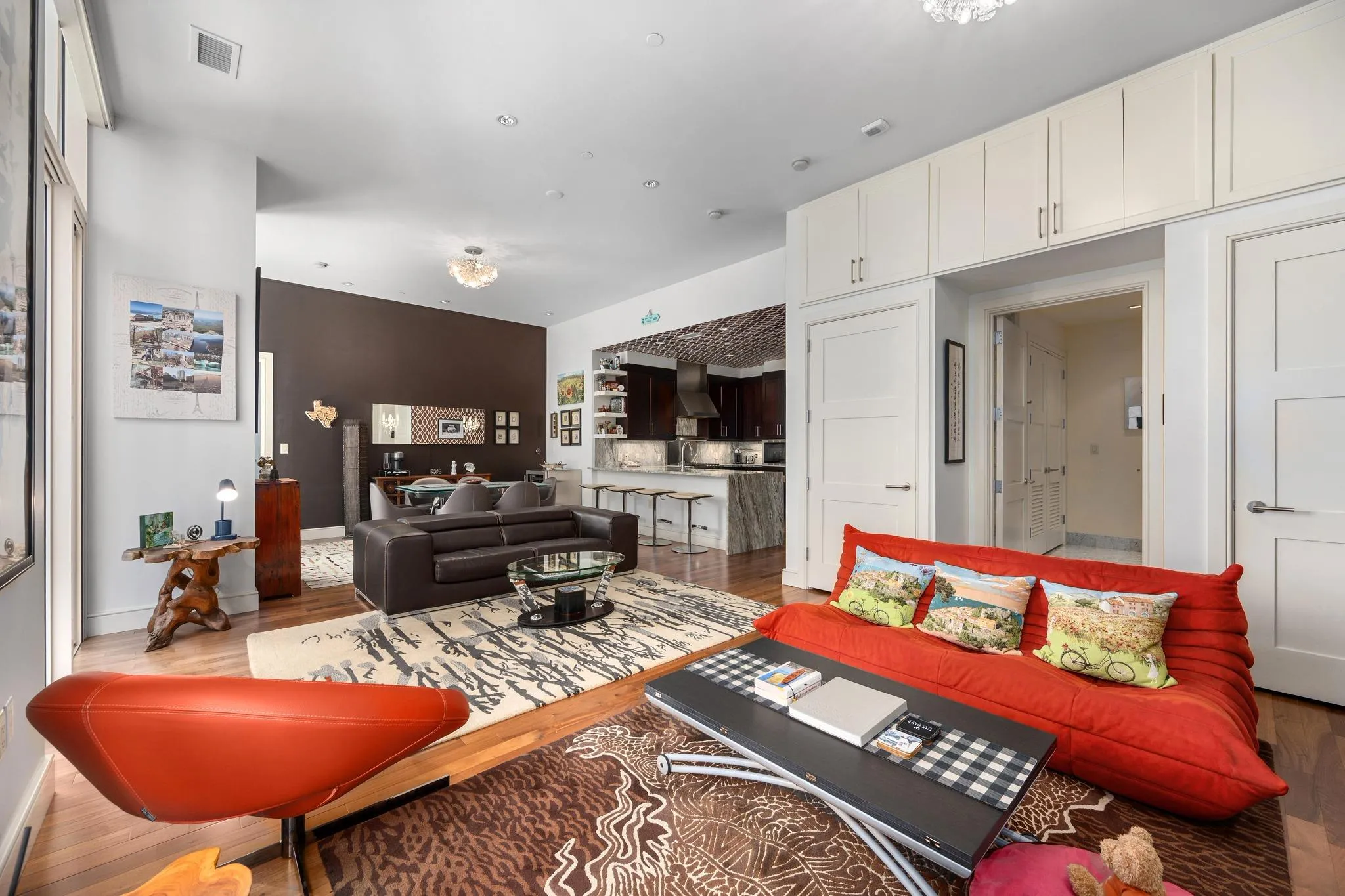 Photo 5 of 98 SAN JACINTO BLVD #1306