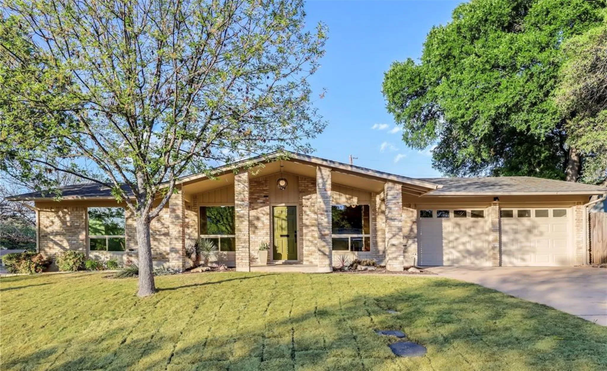 Photo of 2504 DEERFOOT TRL, Austin, 78704