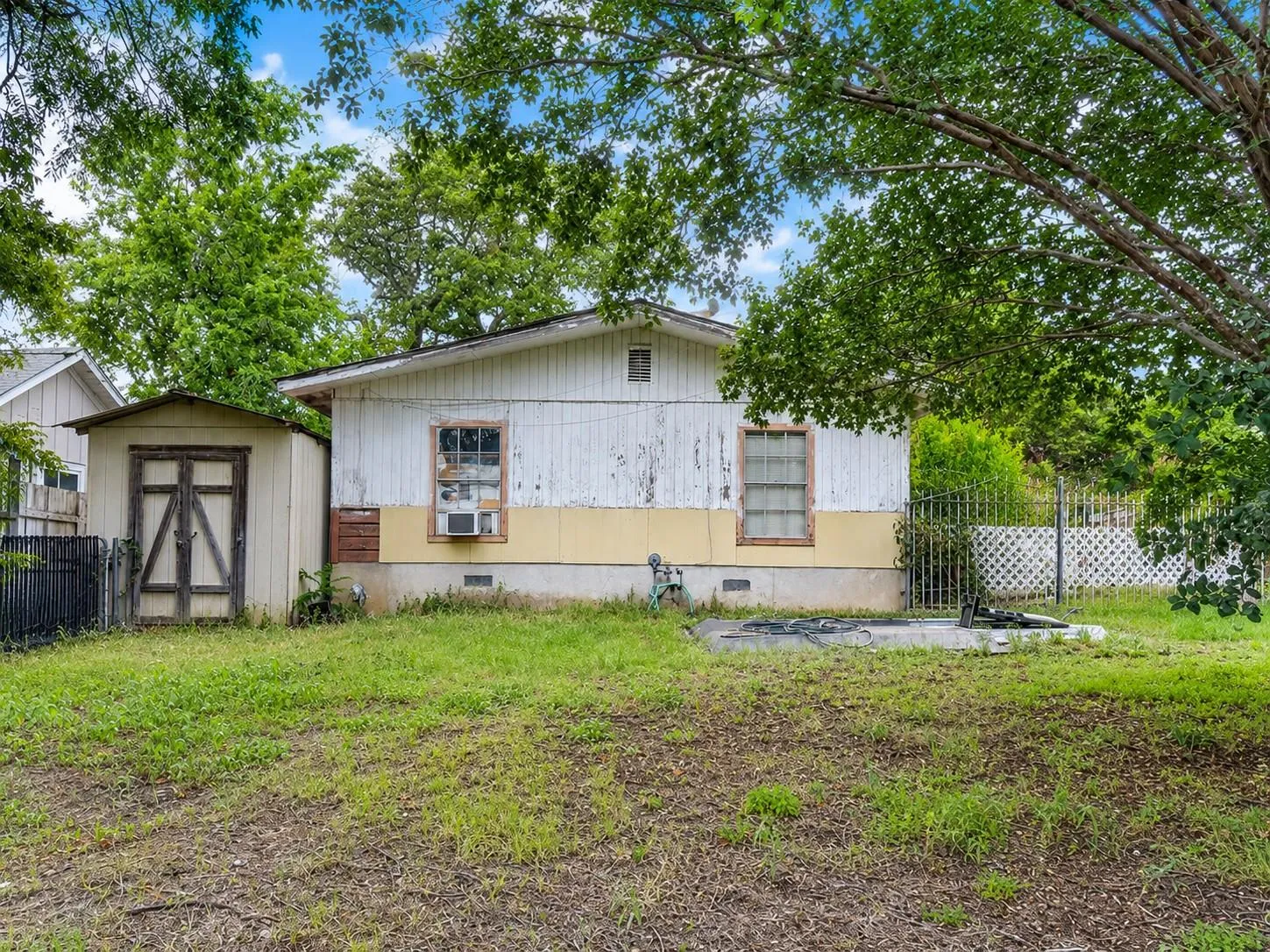 Photo of 935 OLIVE ST, Austin, TX, 78702