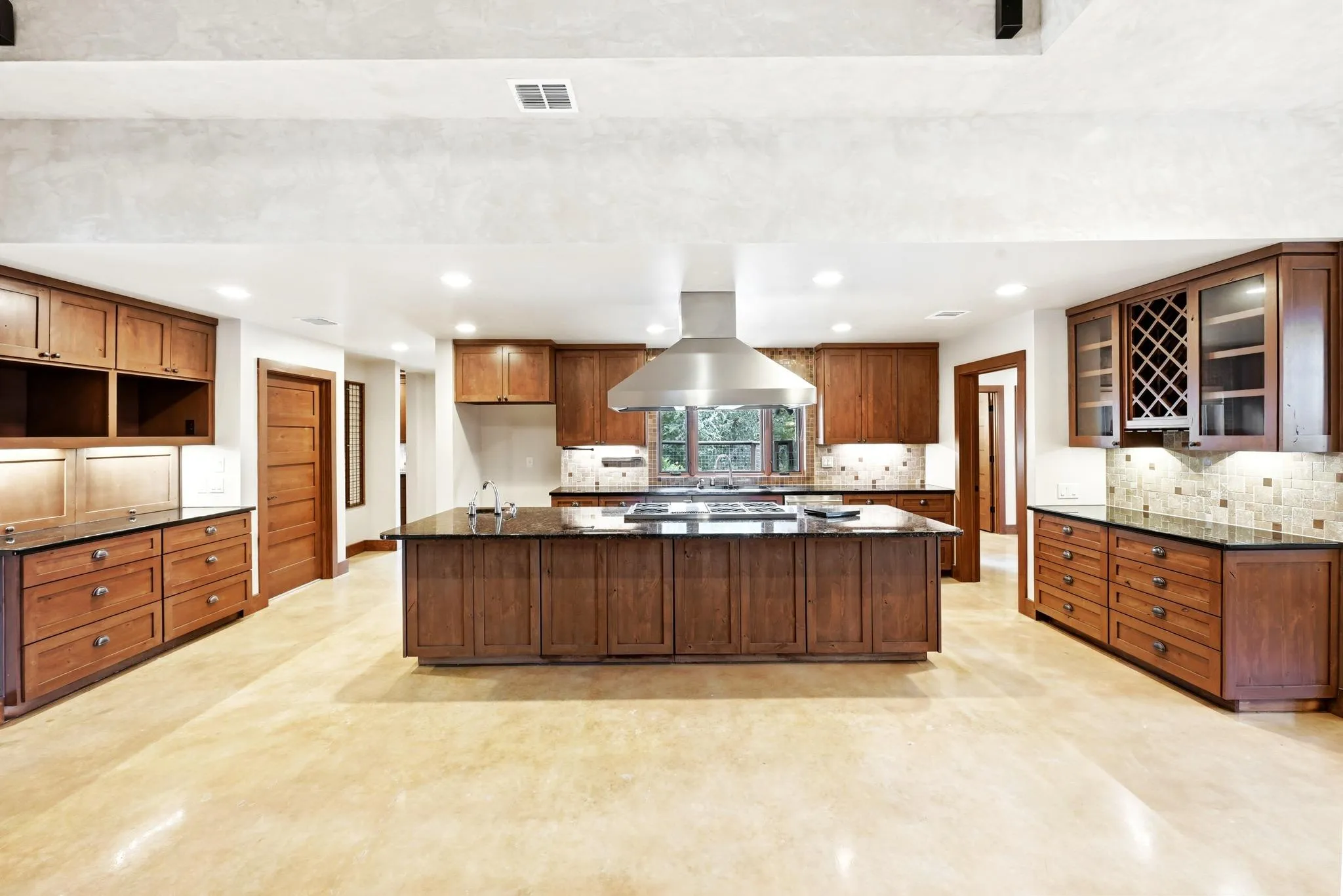 Photo 5 of 158 CONDOR DR