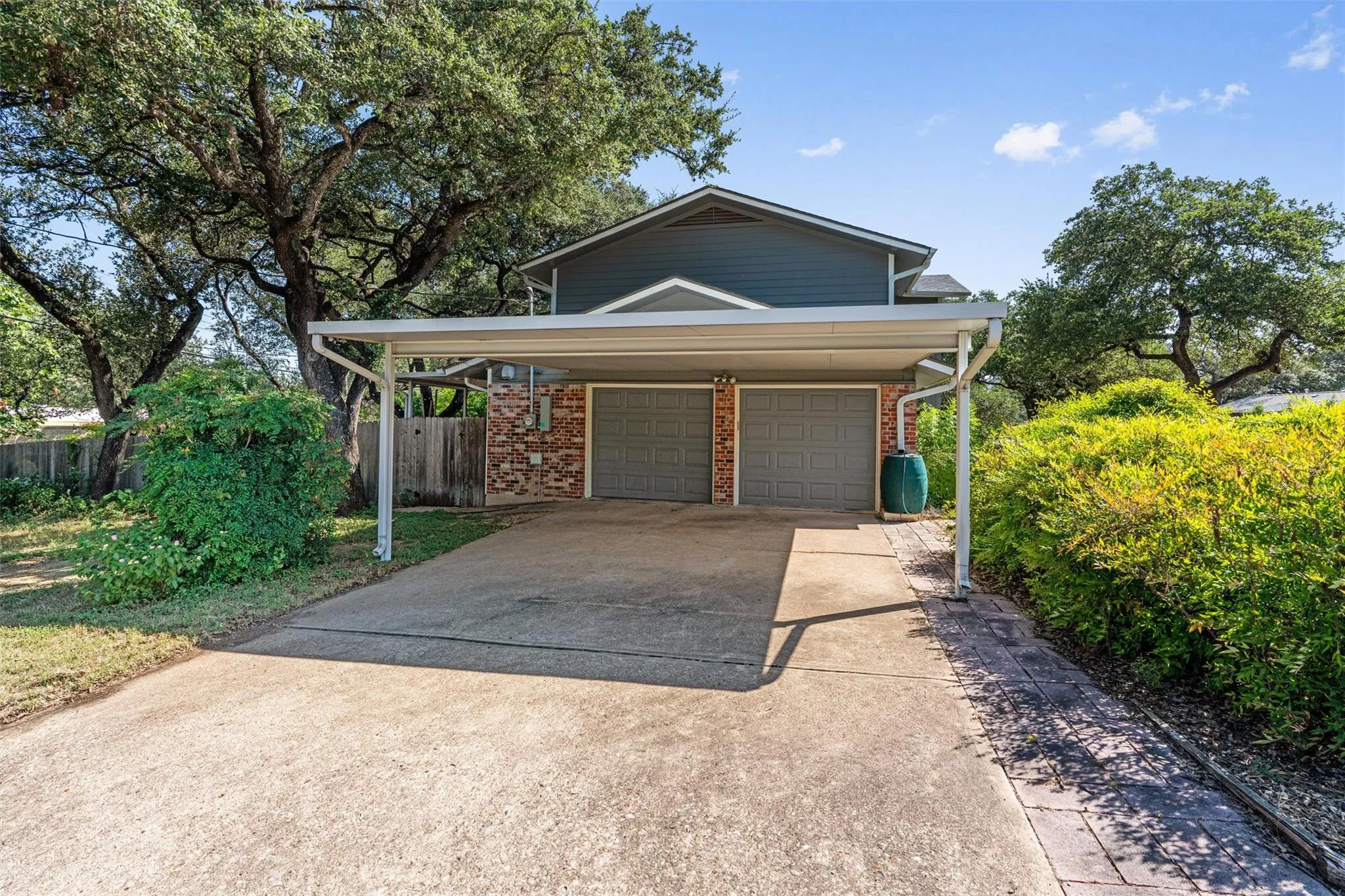 Photo of 8300 GRAYLEDGE DR, Austin, TX, 78753