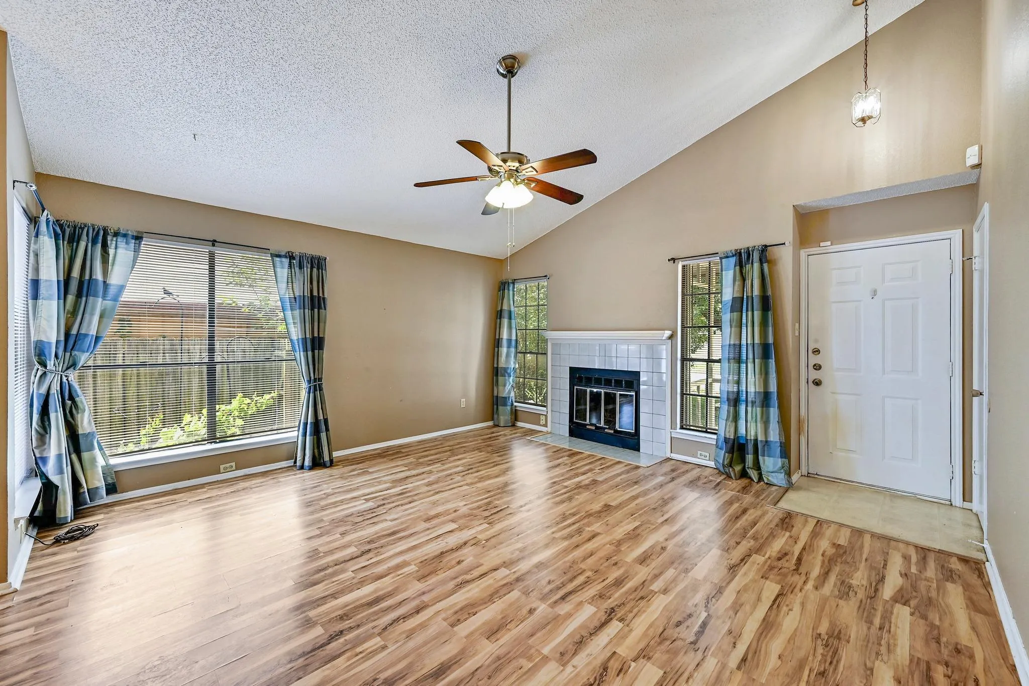 Photo 5 of 14573 ROBERT I WALKER BLVD