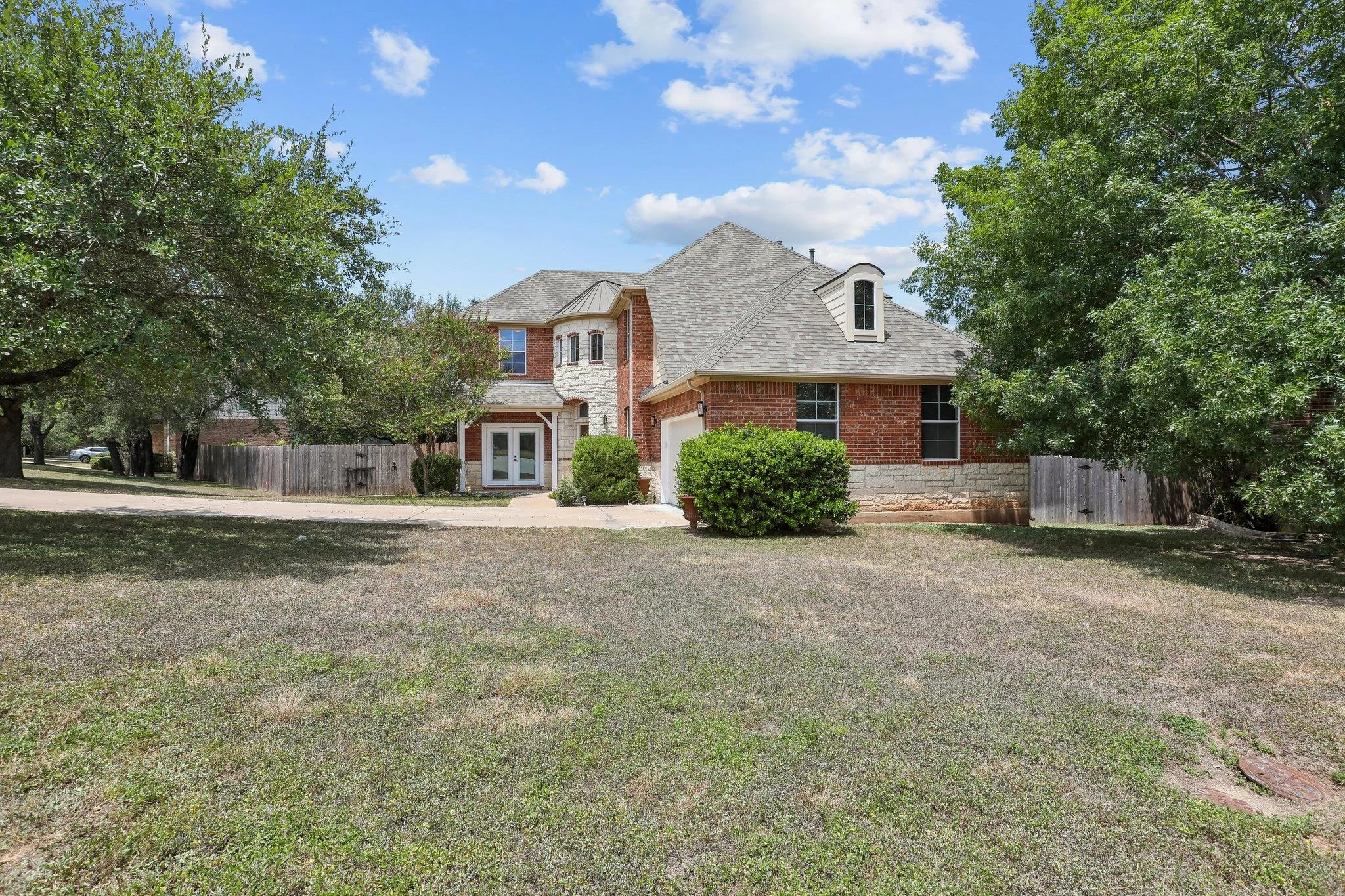 Photo 2 of 12717 LEE PARK LN
