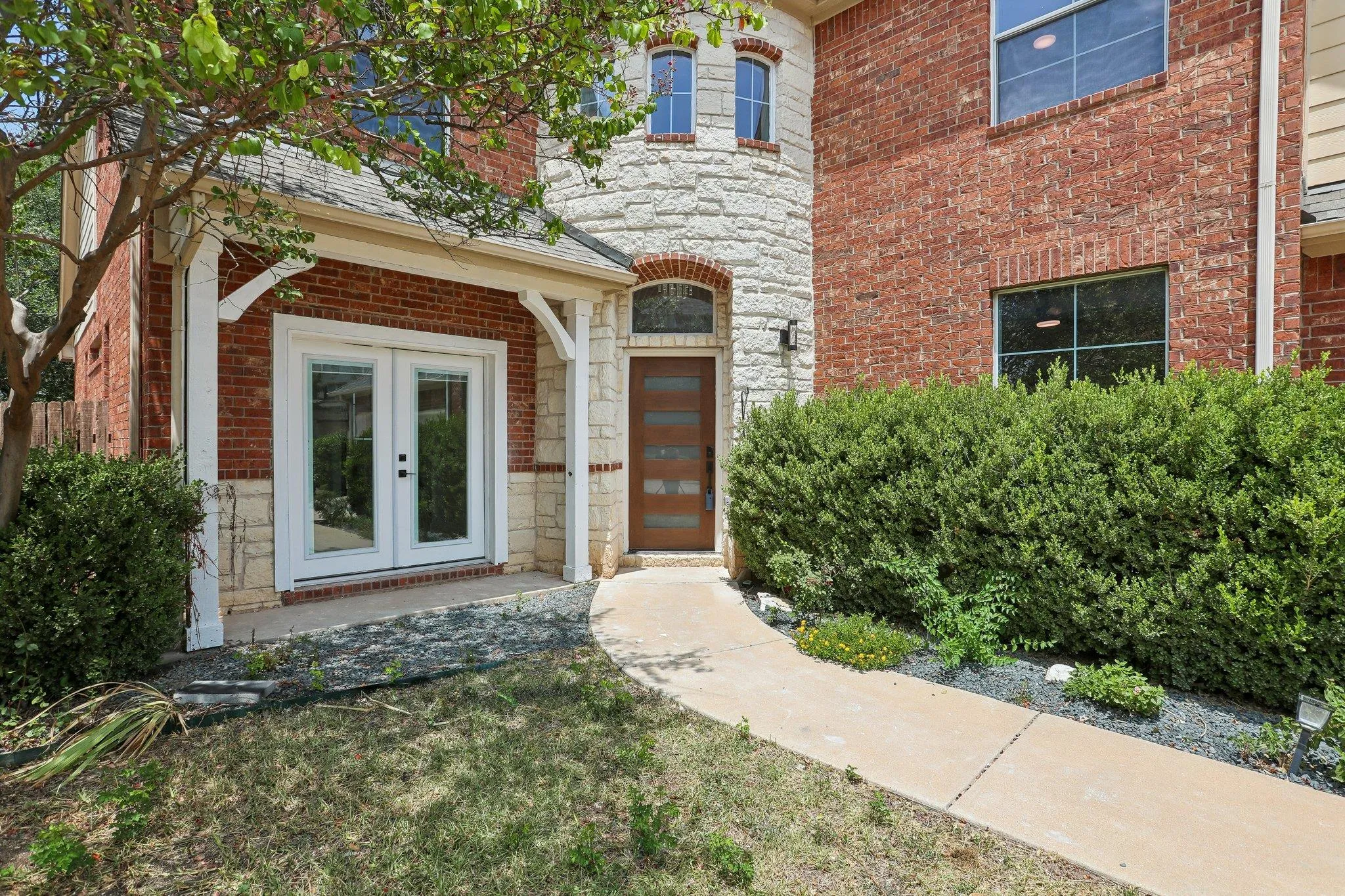 Photo 3 of 12717 LEE PARK LN