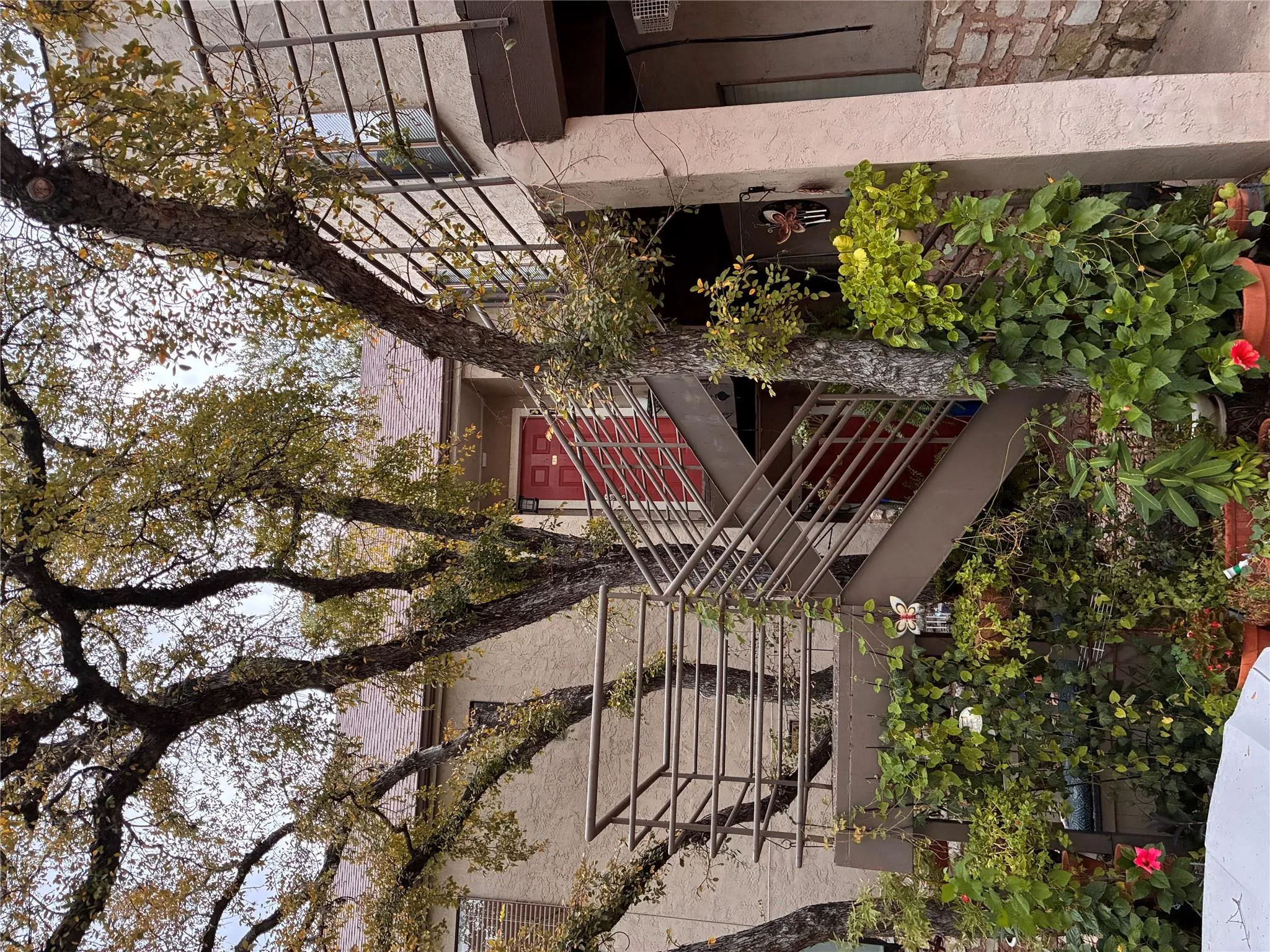 Photo 3 of 6810 DEATONHILL DR #217