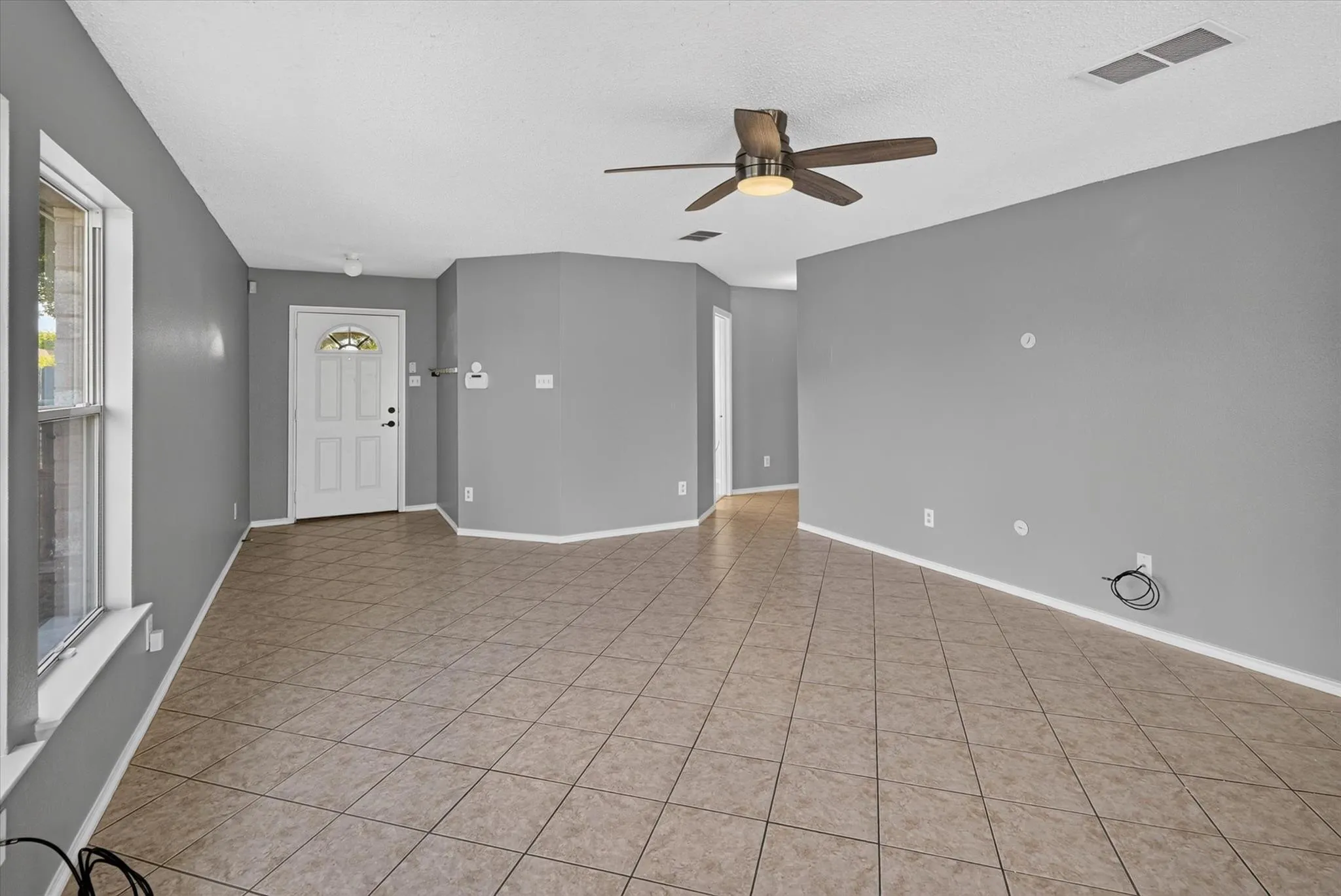 Photo 5 of 3144 SETTLEMENT DR