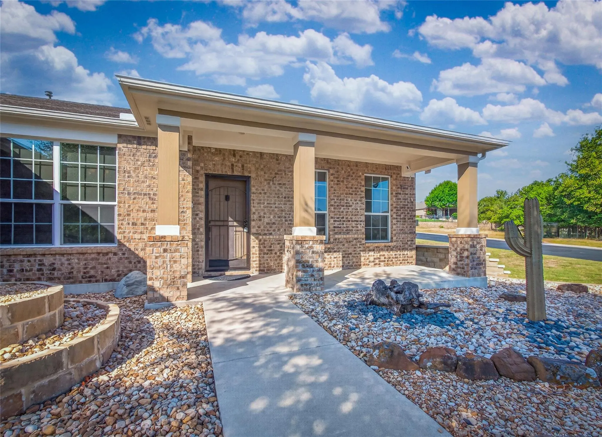 Photo 2 of 435 DAVIS MOUNTAIN CIR