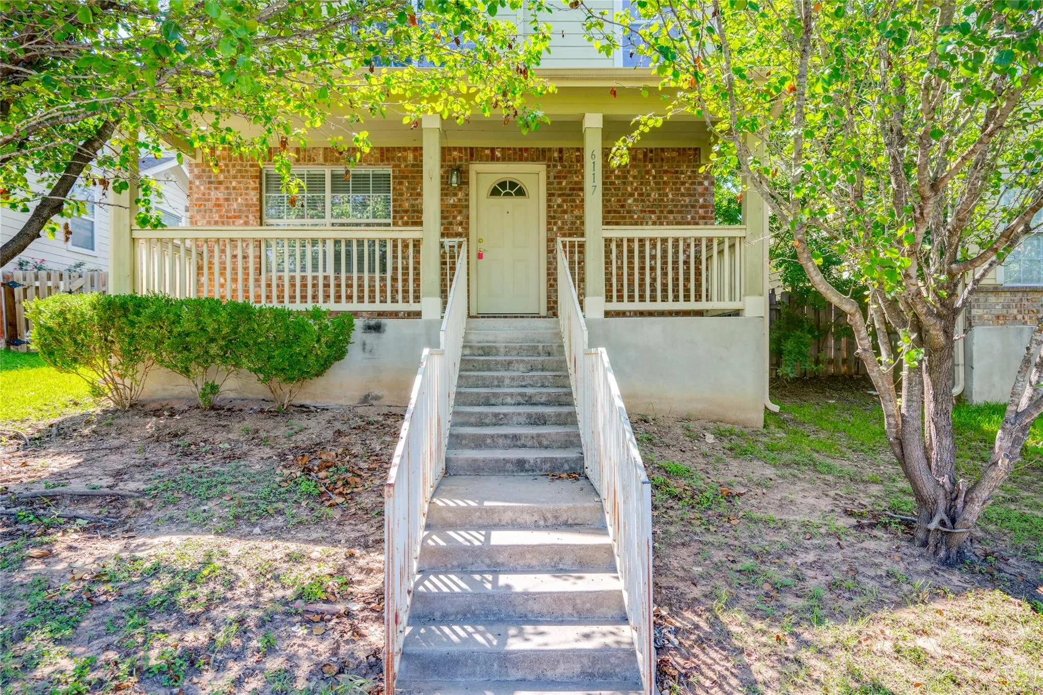 Photo 2 of 6117 PERLITA DR