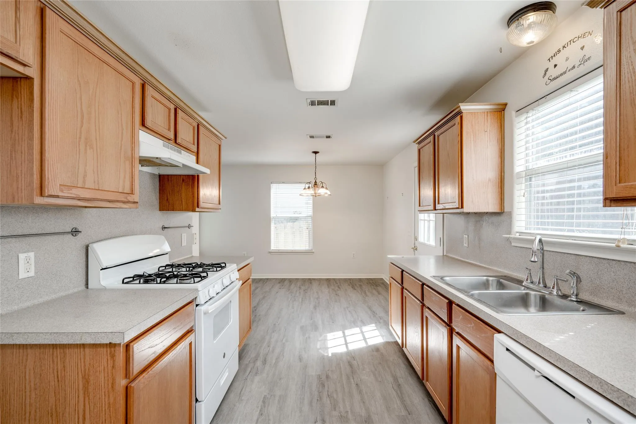 Photo 4 of 6117 PERLITA DR