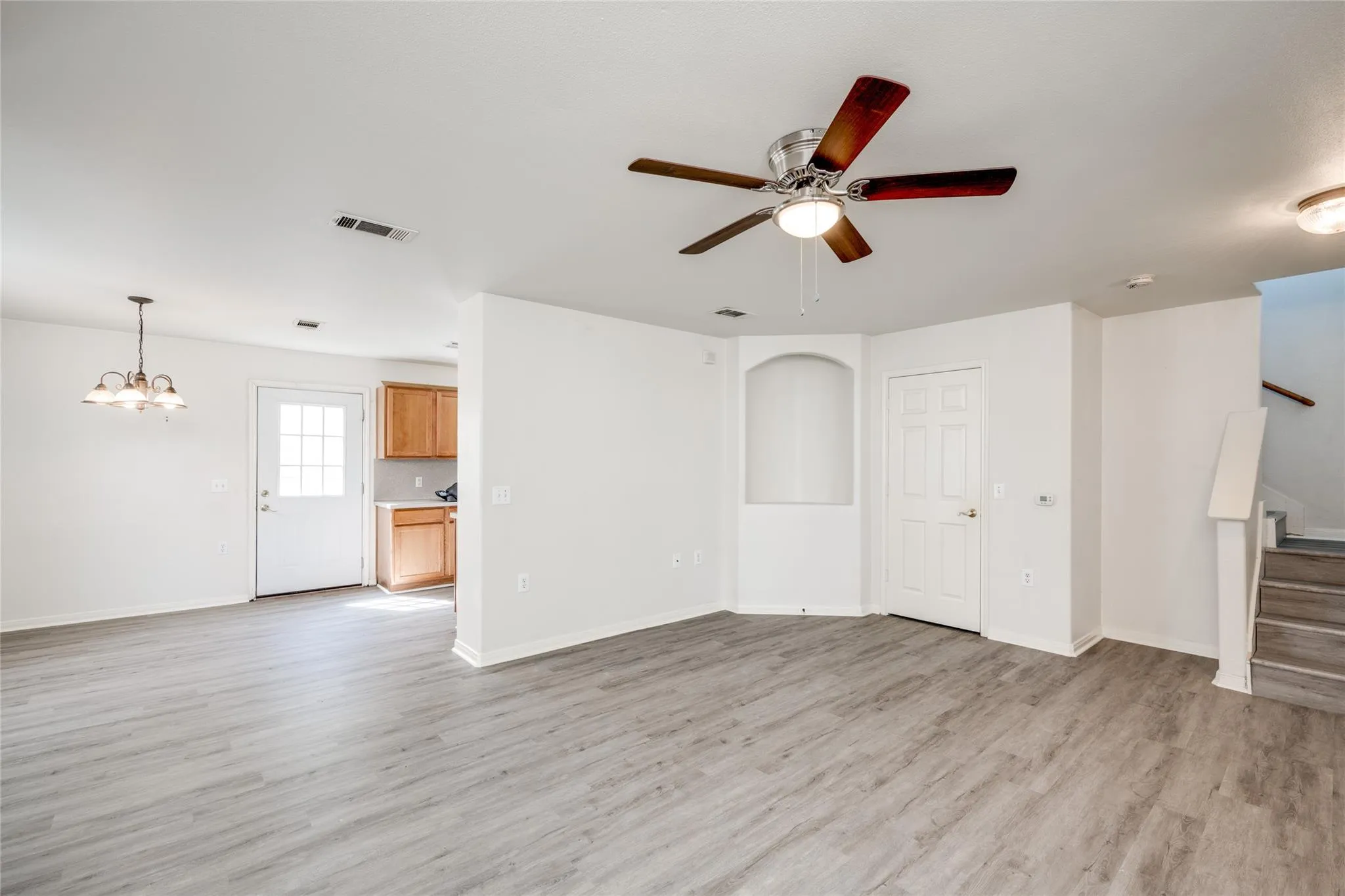 Photo of 6117 PERLITA DR, Austin, 78724