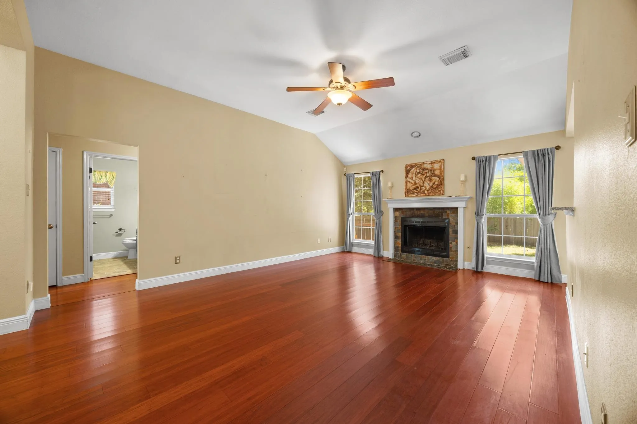 Photo 4 of 9123 9123 FAINWOOD LN