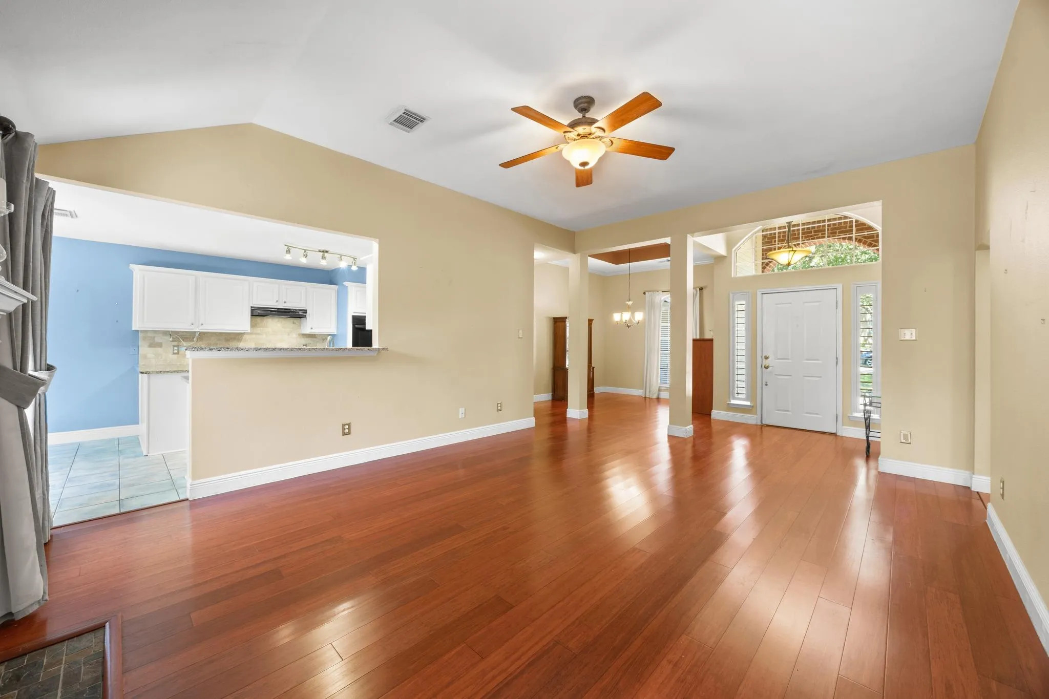 Photo 5 of 9123 9123 FAINWOOD LN