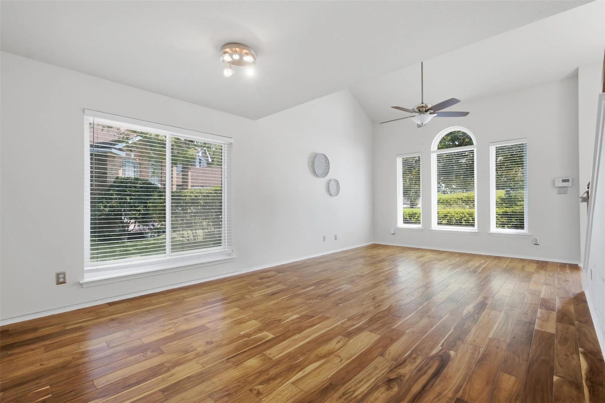 Photo 5 of 2204 SEDGEWICK LN