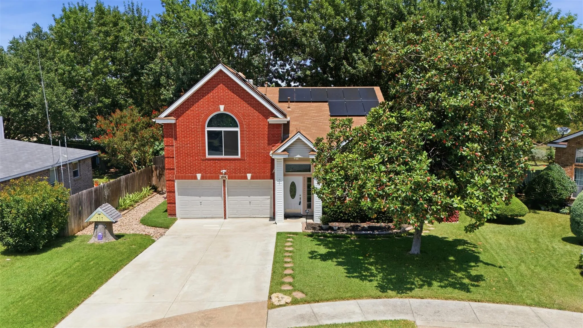 Photo 2 of 2204 SEDGEWICK LN