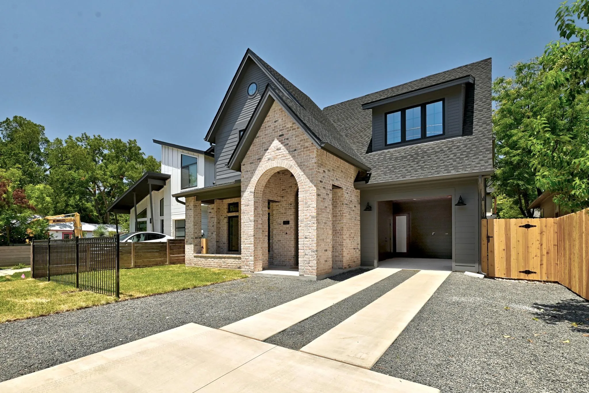 Photo 2 of 2212 CANTERBURY ST #1