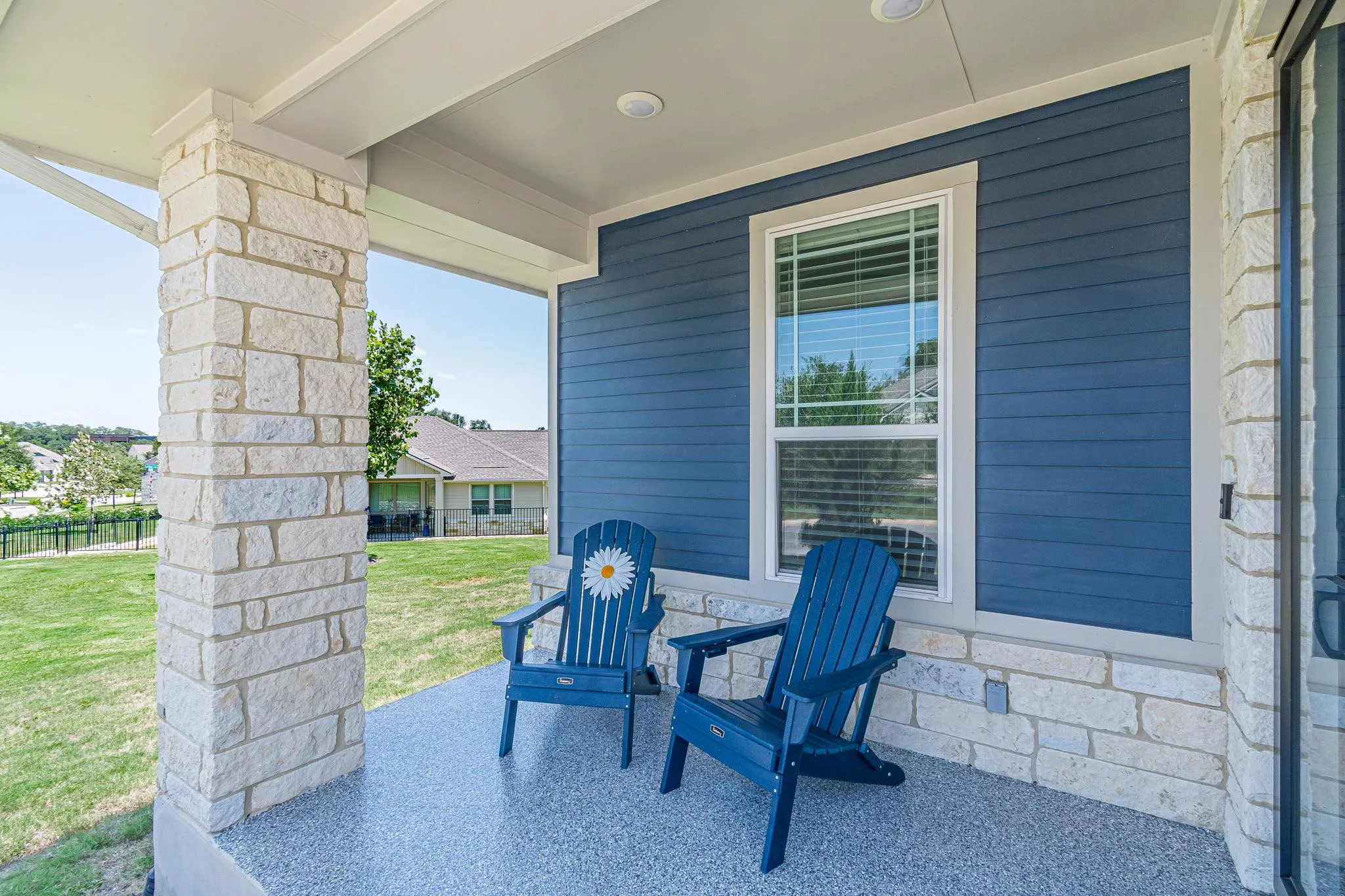 Photo 2 of 121 CHARMING REDBUD LN #168