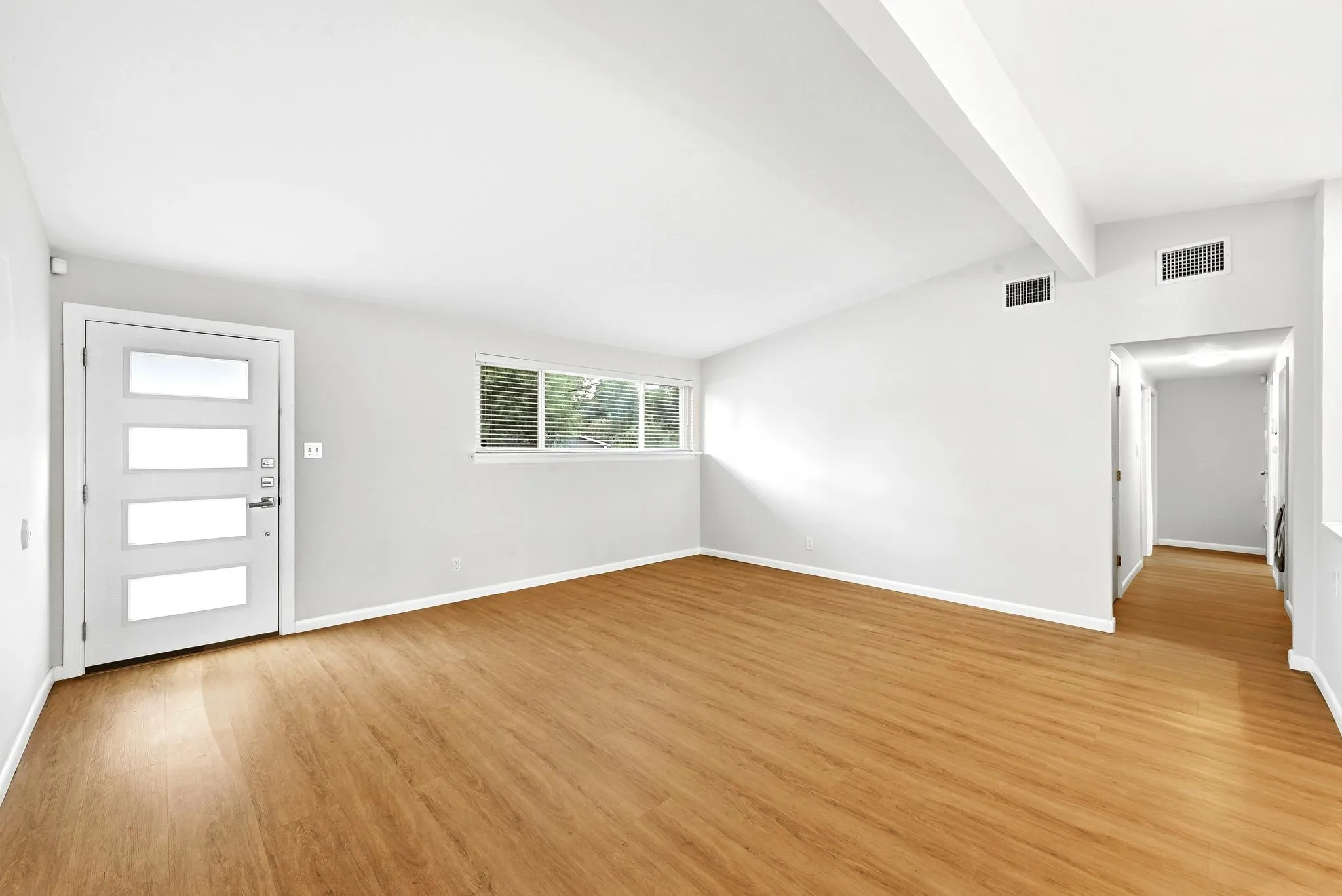 Photo 5 of 4702 EVERGLADE DR