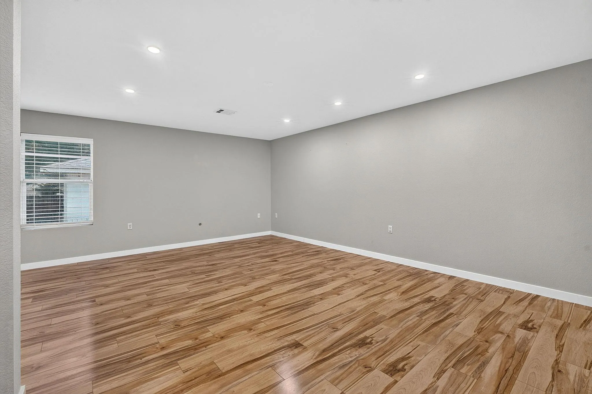 Photo 4 of 1703 MIMOSA LN
