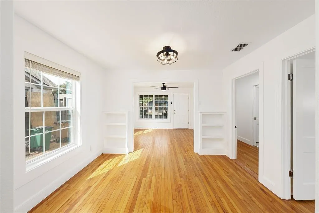 Photo of 3103 E 16TH ST, Austin, 78702