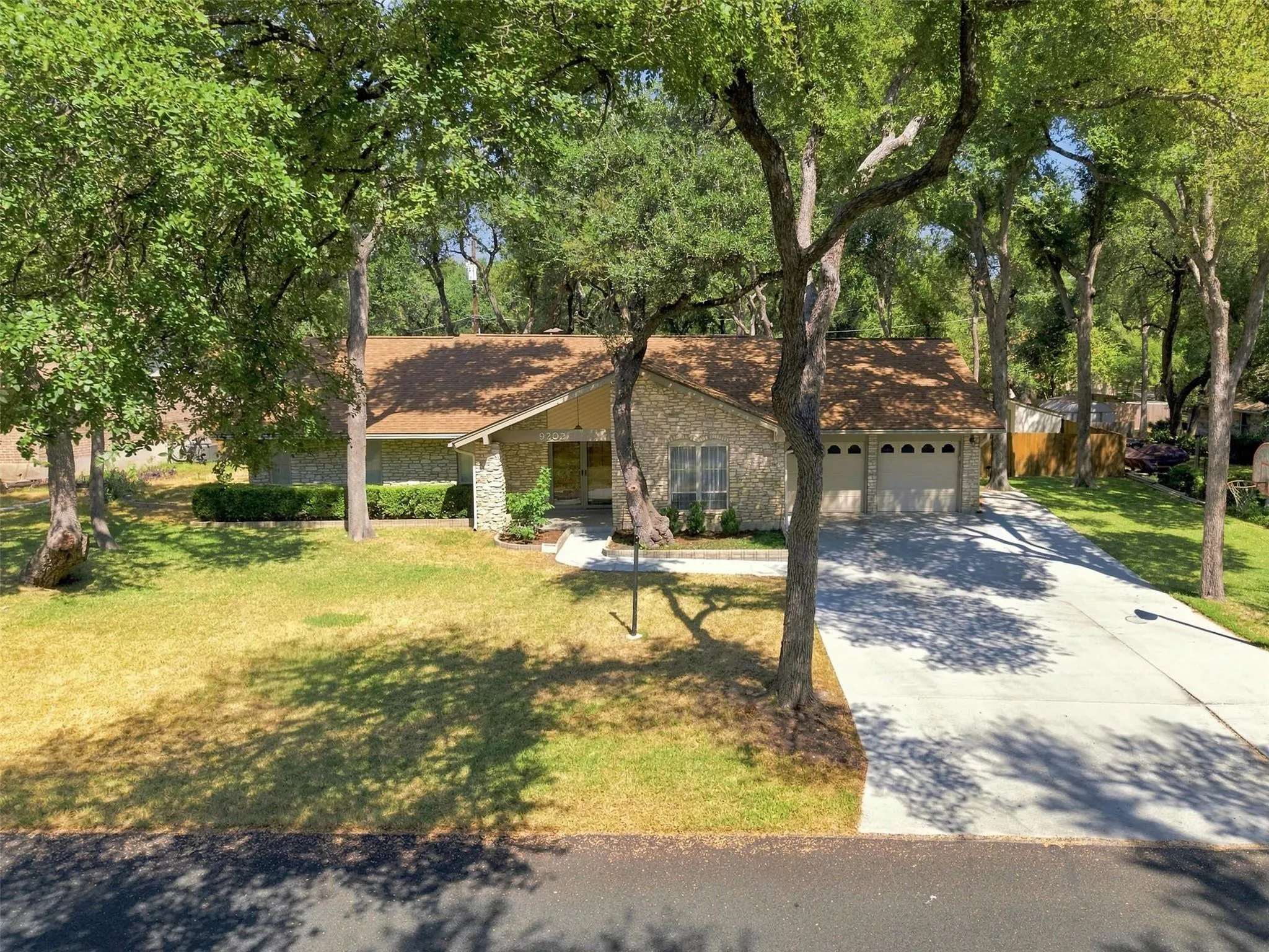 Photo of 9202 SHADY OAKS DR, Austin, TX, 78729