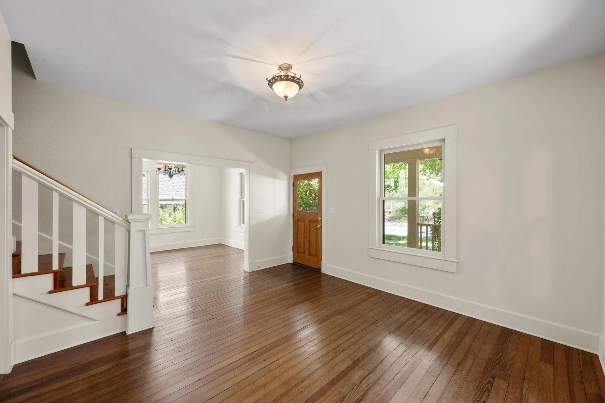 Photo 5 of 1309 W 10TH ST