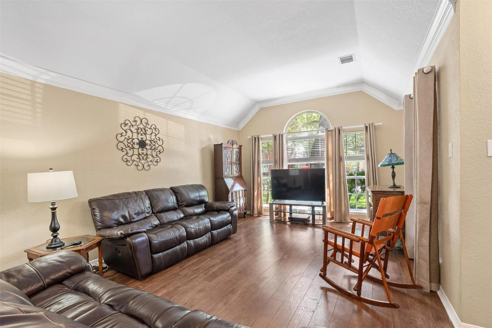 Photo 5 of 1208 BROPHY DR