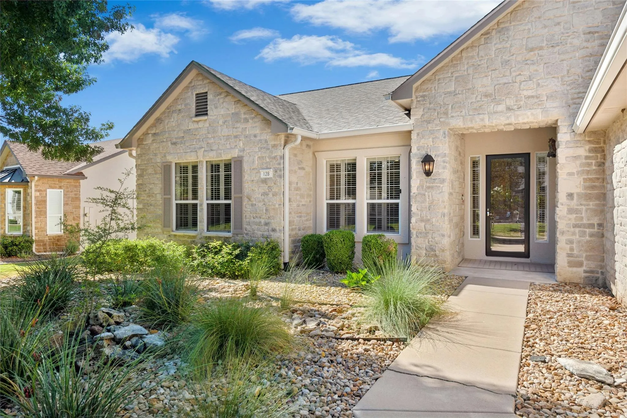 Photo 3 of 128 CREPE MYRTLE LN