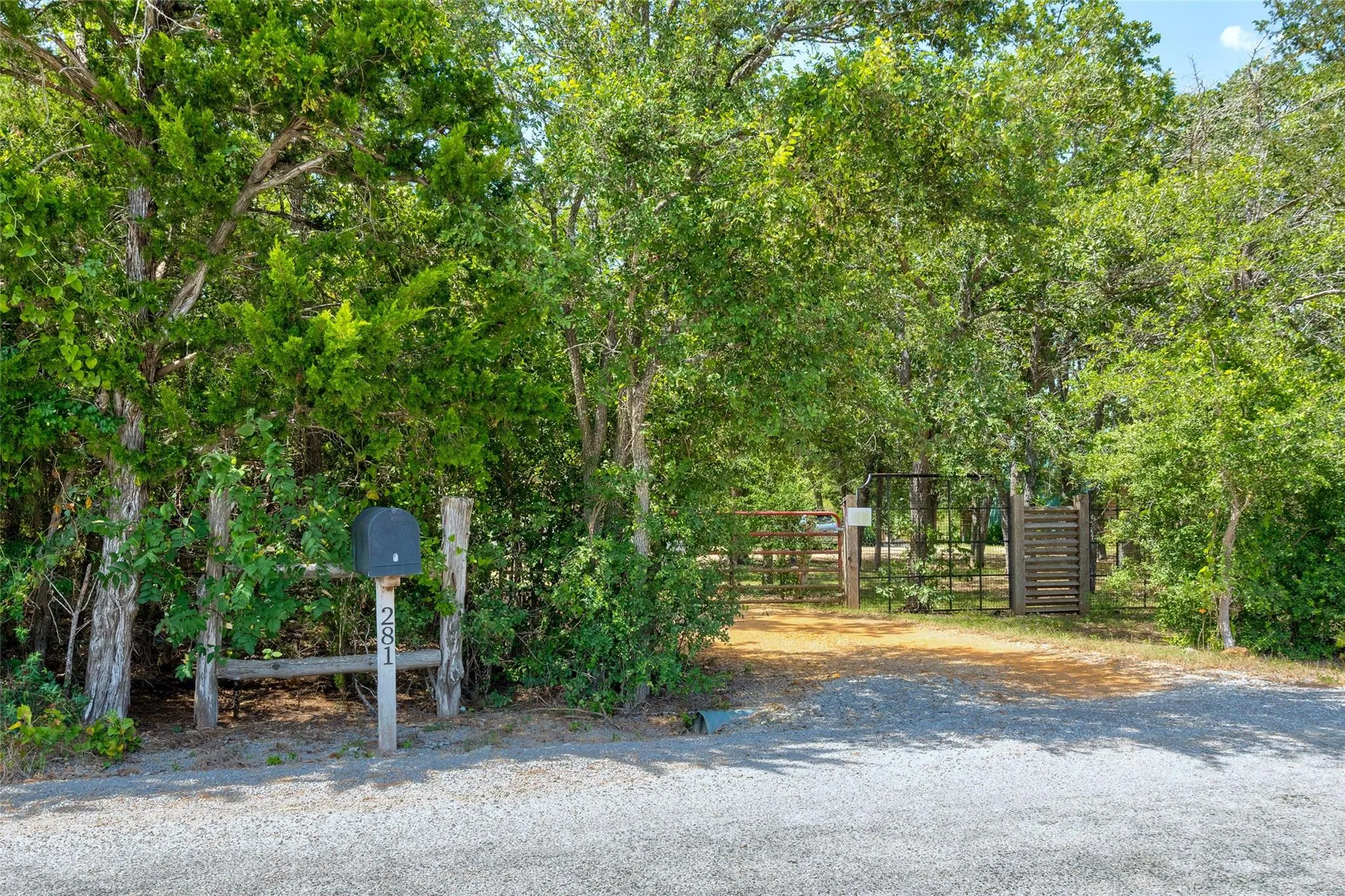 Photo 3 of 281 EARL CALLAHAN RD