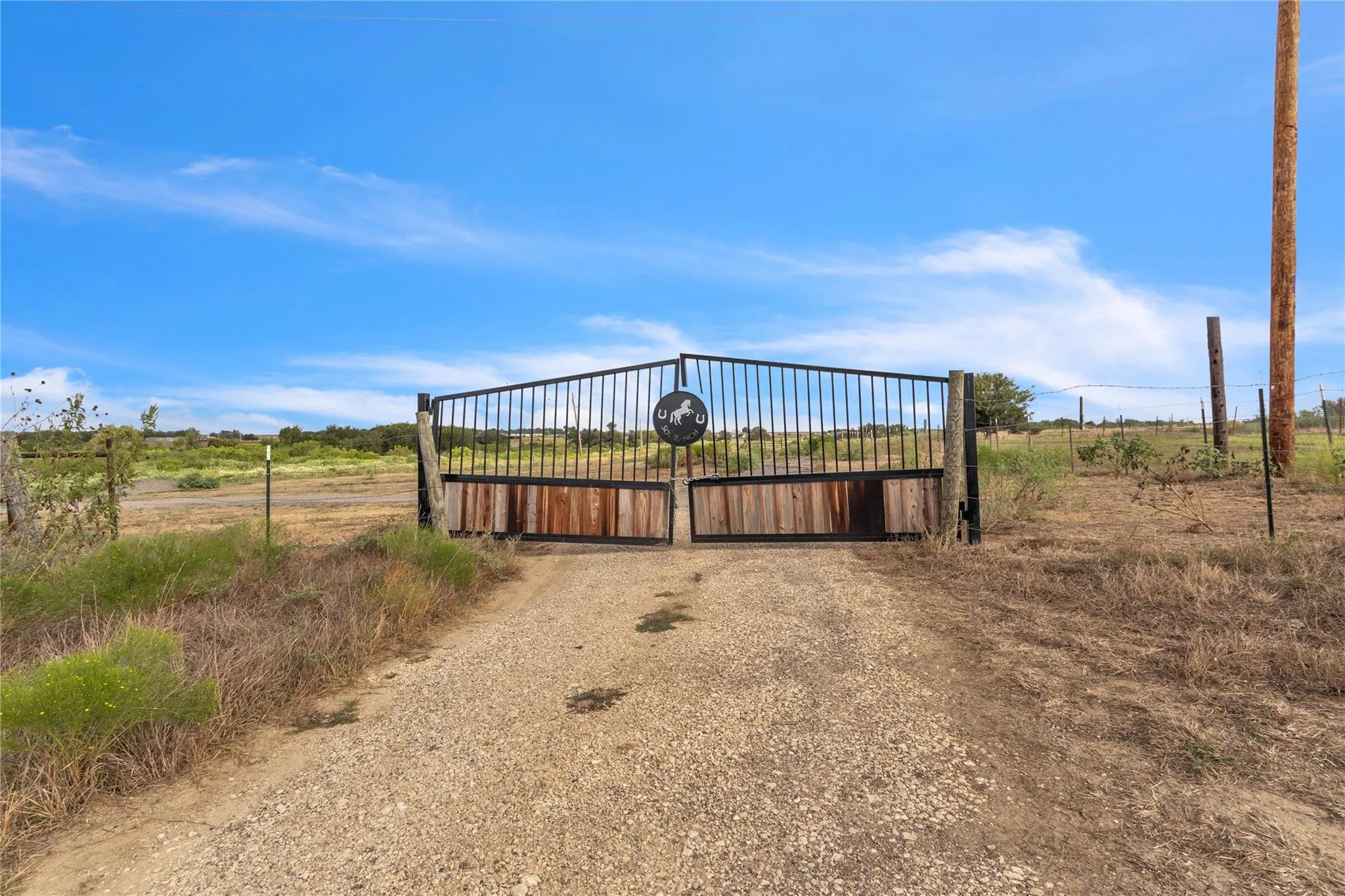 Photo 4 of 1701 COUNTY ROAD 466 NONE